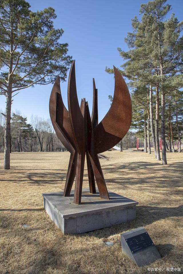 右江锈钢板雕塑